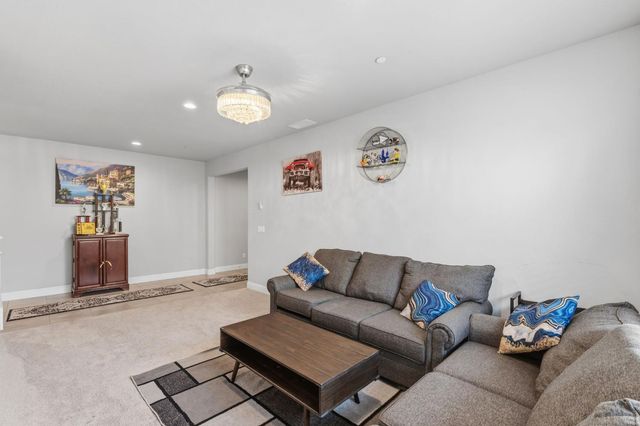 4292 N Vaughan Avenue, Fresno, CA 93723