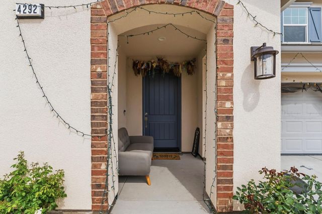 4292 N Vaughan Avenue, Fresno, CA 93723