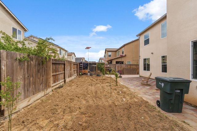 4292 N Vaughan Avenue, Fresno, CA 93723