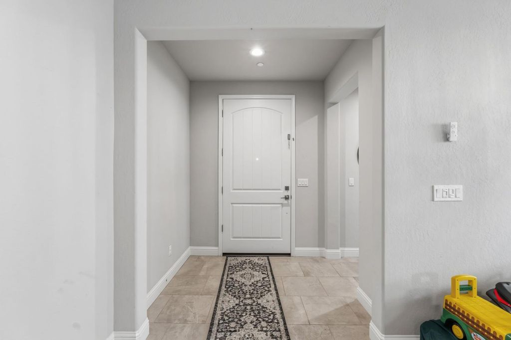 Image 16 of property listing at 4292 N Vaughan Avenue, Fresno, CA 93723