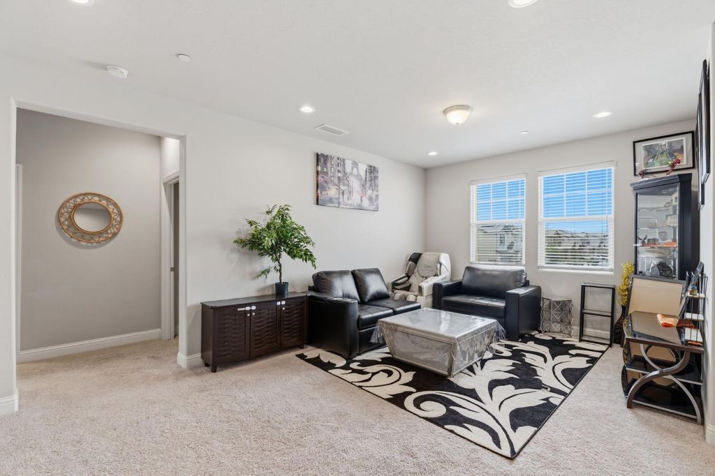 Image 21 of property listing at 4292 N Vaughan Avenue, Fresno, CA 93723