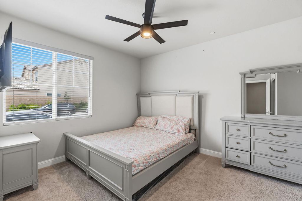 Image 23 of property listing at 4292 N Vaughan Avenue, Fresno, CA 93723