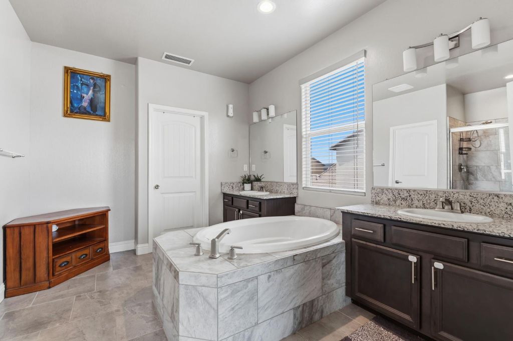 Image 32 of property listing at 4292 N Vaughan Avenue, Fresno, CA 93723