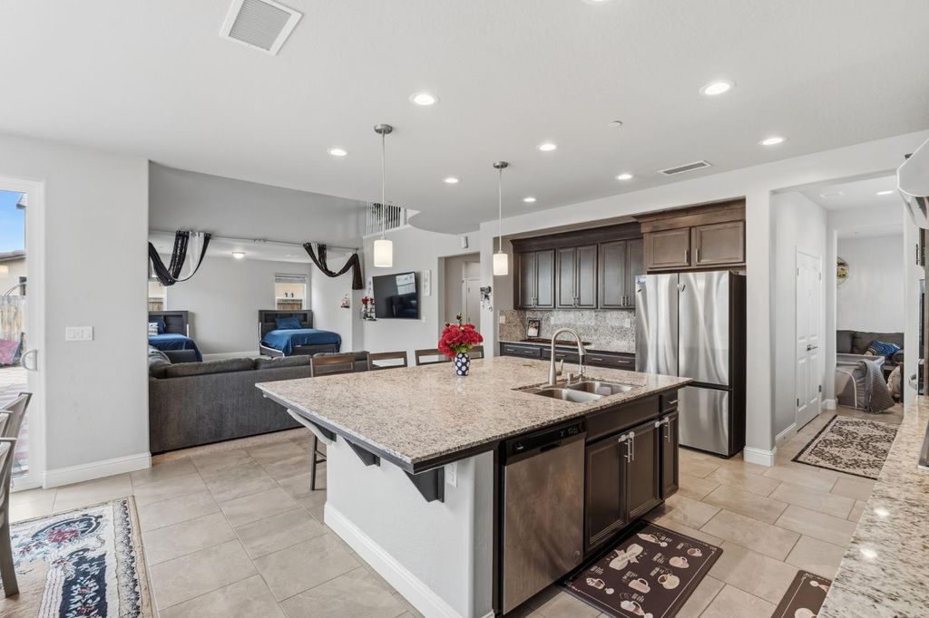 Image 7 of property listing at 4292 N Vaughan Avenue, Fresno, CA 93723