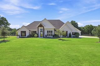 1072 Paradise Parkway, Poolville, TX 76487
