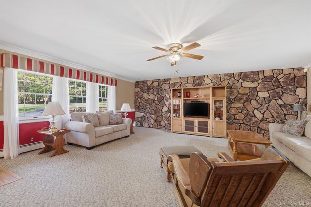 89 W Ridge Road, Warwick, NY 10990
