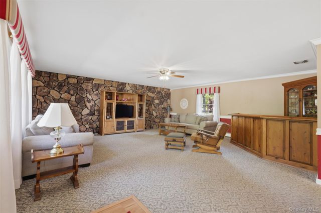 89 W Ridge Road, Warwick, NY 10990