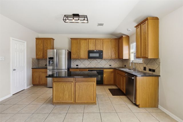 2217 Rockport Drive, Mckinney, TX 75071