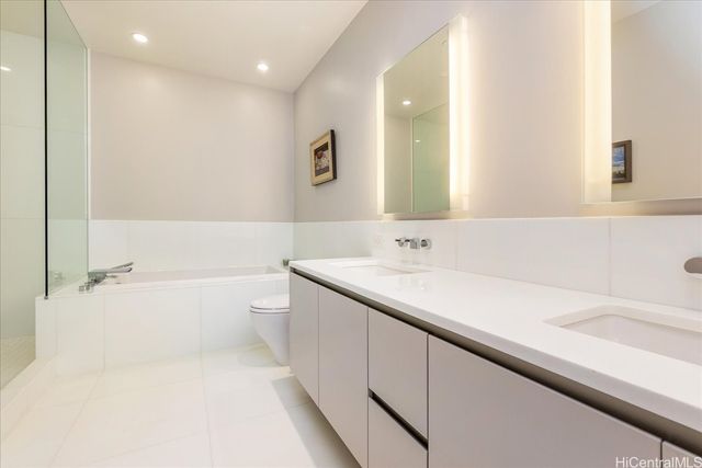 1118 Ala Moana Boulevard 1002, Honolulu, HI 96814