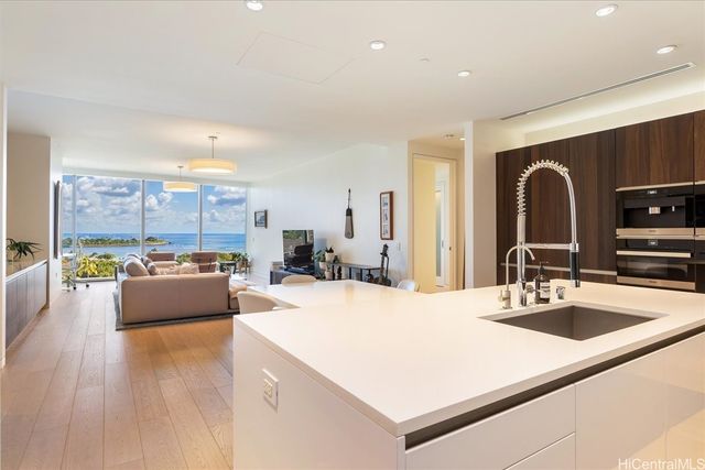 1118 Ala Moana Boulevard 1002, Honolulu, HI 96814