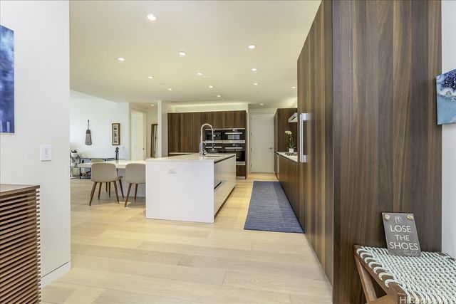 1118 Ala Moana Boulevard 1002, Honolulu, HI 96814