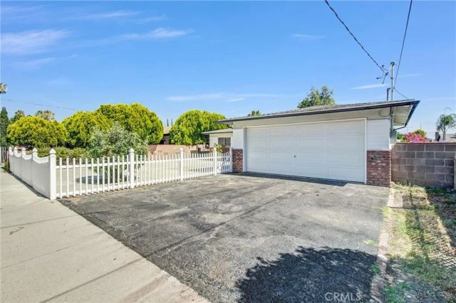 11046 Lull St., Sun Valley, CA 91352