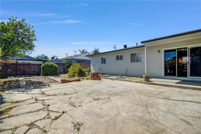 11046 Lull St., Sun Valley, CA 91352
