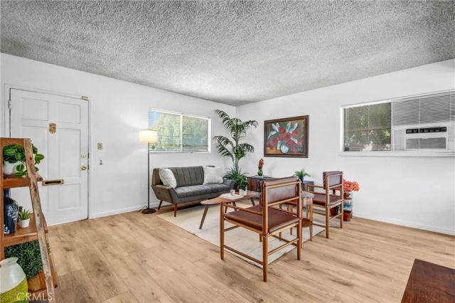 11046 Lull St., Sun Valley, CA 91352