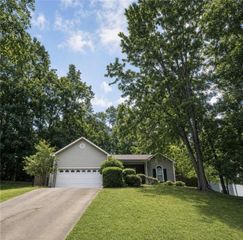 5823 N Cove Road, Gainesville, GA 30504
