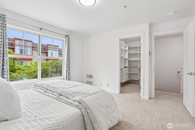2460 NE Park Drive, Issaquah, WA 98028