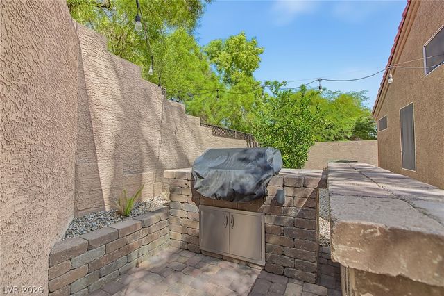 1705 Eagle Feather Street, Las Vegas, NV 89128
