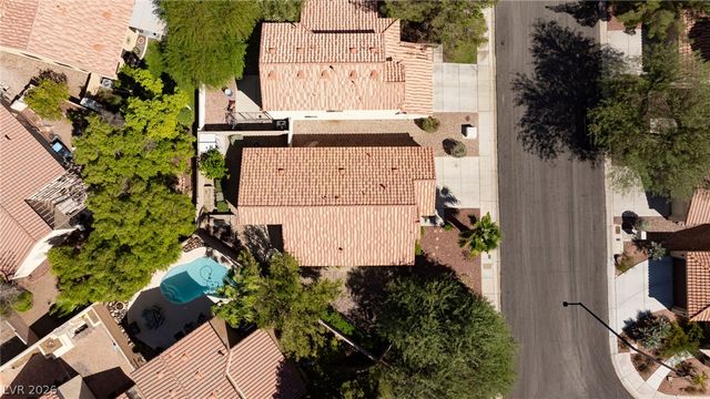 1705 Eagle Feather Street, Las Vegas, NV 89128