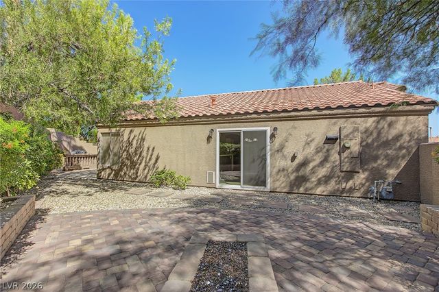 1705 Eagle Feather Street, Las Vegas, NV 89128