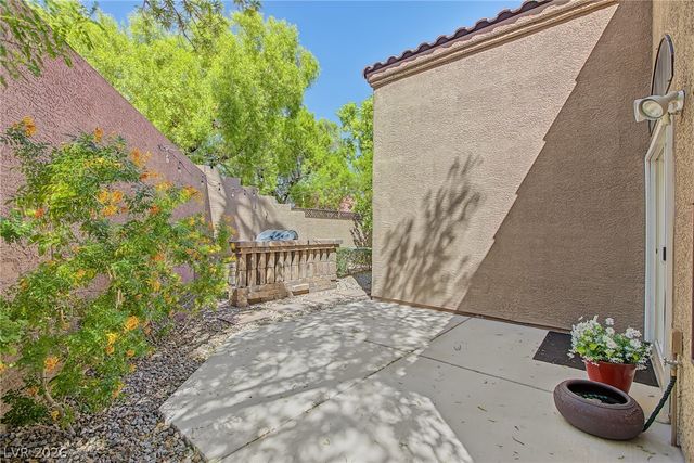 1705 Eagle Feather Street, Las Vegas, NV 89128