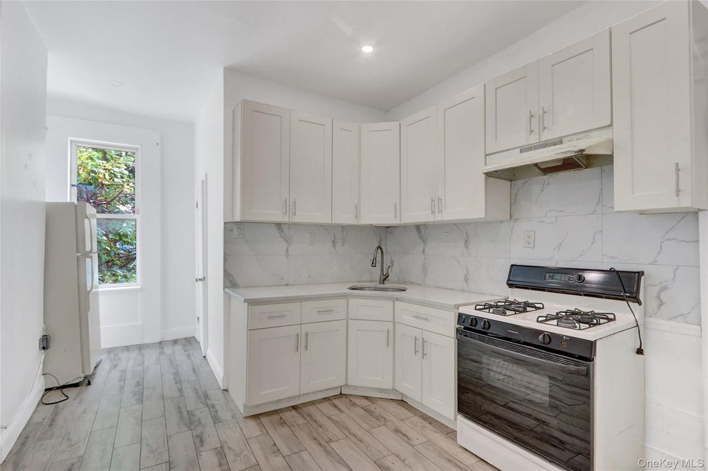 11915 101st Avenue, Richmond Hill S., NY 11419 — photo 3