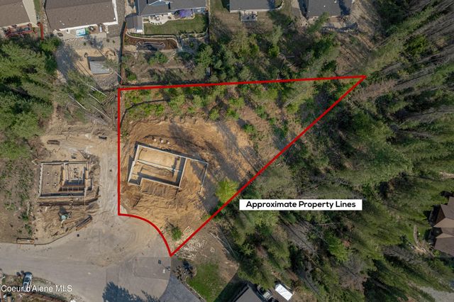 207 Palomino Ct, Pinehurst, ID 83850