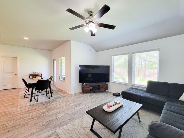 2326 Strong Horse Drive, Conroe, TX 77301