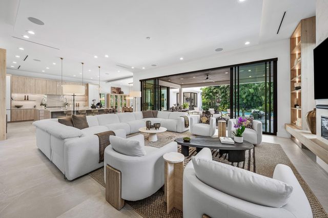 400 NE 4TH Street, Boca Raton, FL 33432
