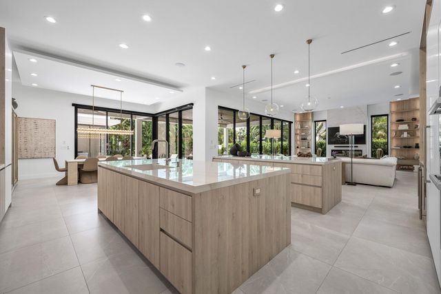 400 NE 4TH Street, Boca Raton, FL 33432