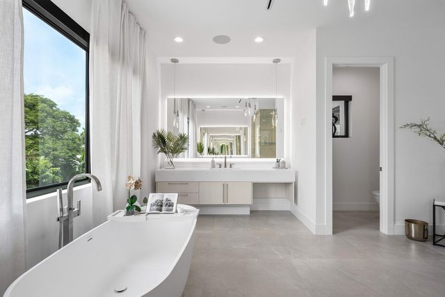 400 NE 4TH Street, Boca Raton, FL 33432