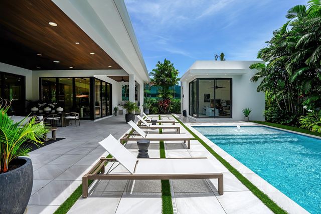 400 NE 4TH Street, Boca Raton, FL 33432