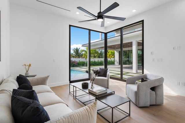 400 NE 4TH Street, Boca Raton, FL 33432