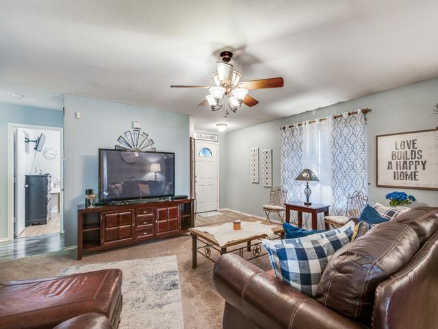 163 Jefferson Drive, Venus, TX 76084