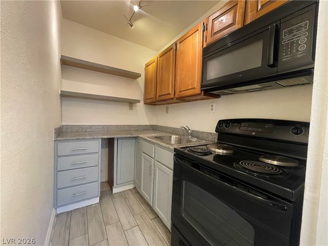 405 South 15th Street B, Las Vegas, NV 89101