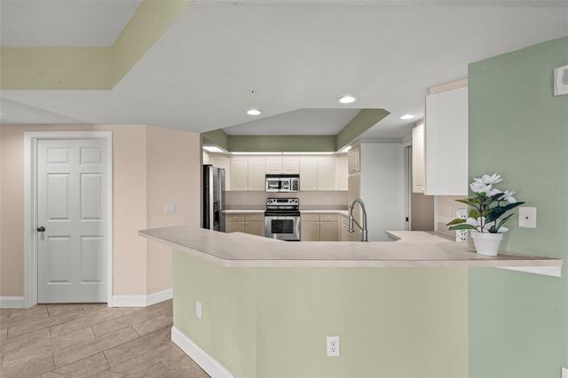 670 ISLAND WAY 800, Clearwater Beach, FL 33767