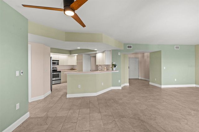 670 ISLAND WAY 800, Clearwater Beach, FL 33767