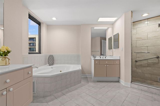 670 ISLAND WAY 800, Clearwater Beach, FL 33767