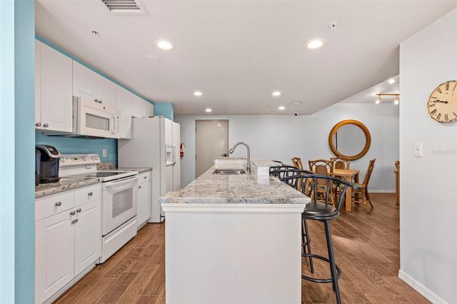 670 ISLAND WAY 800, Clearwater Beach, FL 33767