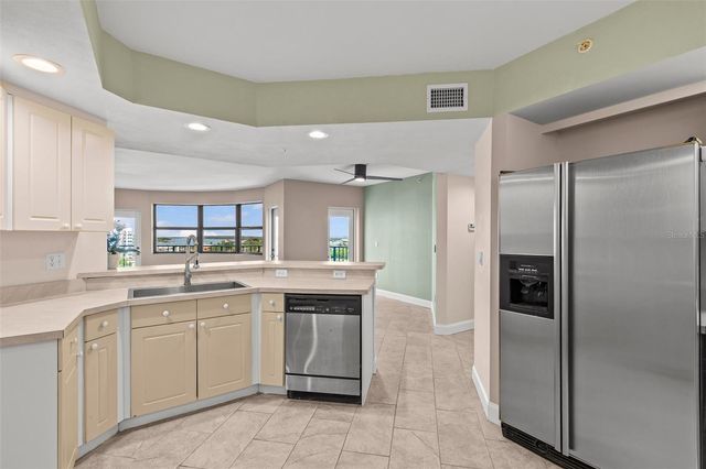 670 ISLAND WAY 800, Clearwater Beach, FL 33767