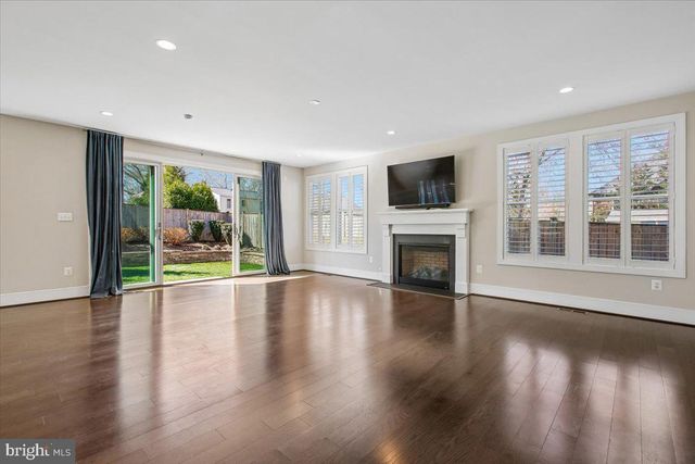 1462 SPRING VALE AVE, Mclean, VA 22101