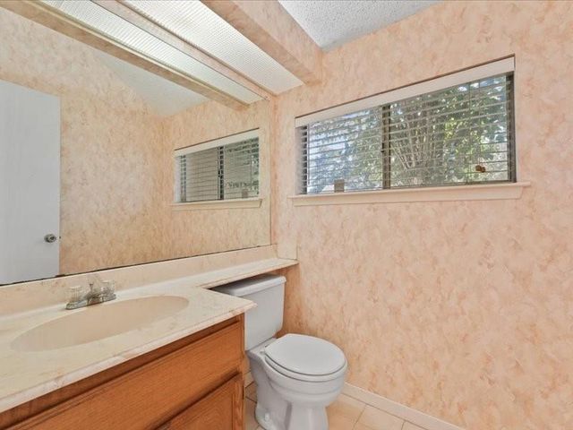 3317 Golden Trails Drive 807, Houston, TX 77345