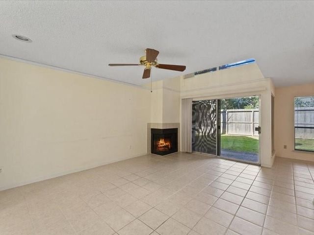 3317 Golden Trails Drive 807, Houston, TX 77345