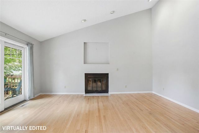 1932 Holiday Road, Coralville, IA 52241