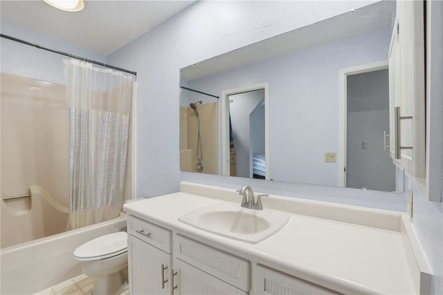 1932 Holiday Road, Coralville, IA 52241