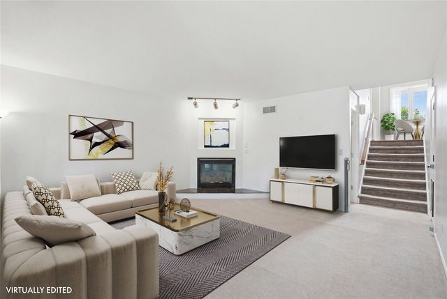 1932 Holiday Road, Coralville, IA 52241
