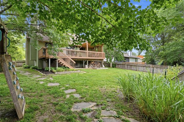 1932 Holiday Road, Coralville, IA 52241
