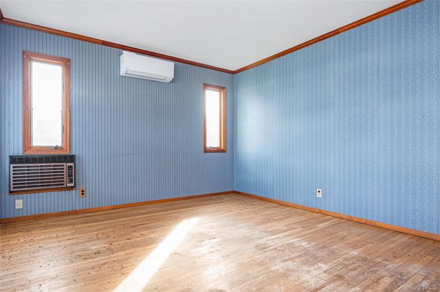 172 Glengariff Road, Massapequa Park, NY 11762