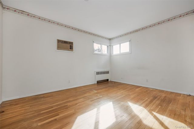 172 Glengariff Road, Massapequa Park, NY 11762