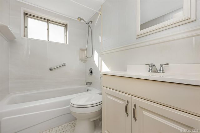 172 Glengariff Road, Massapequa Park, NY 11762