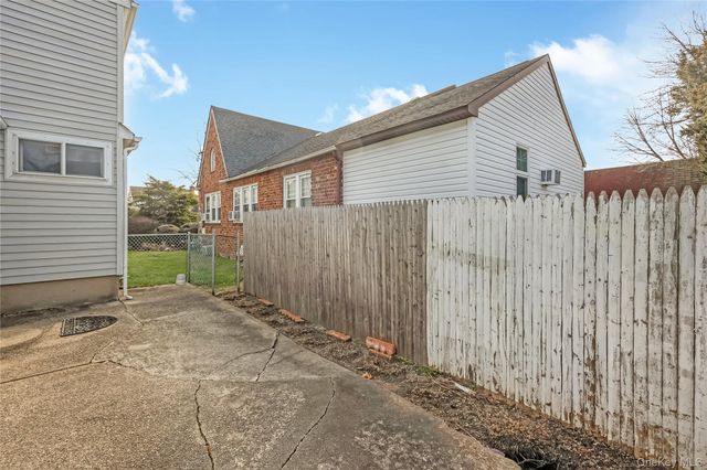 172 Glengariff Road, Massapequa Park, NY 11762